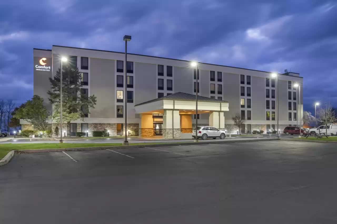 Comfort Inn & Suites Exterior